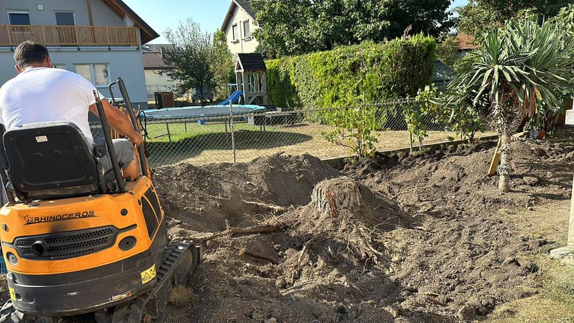 Baggerarbeit im Gelände